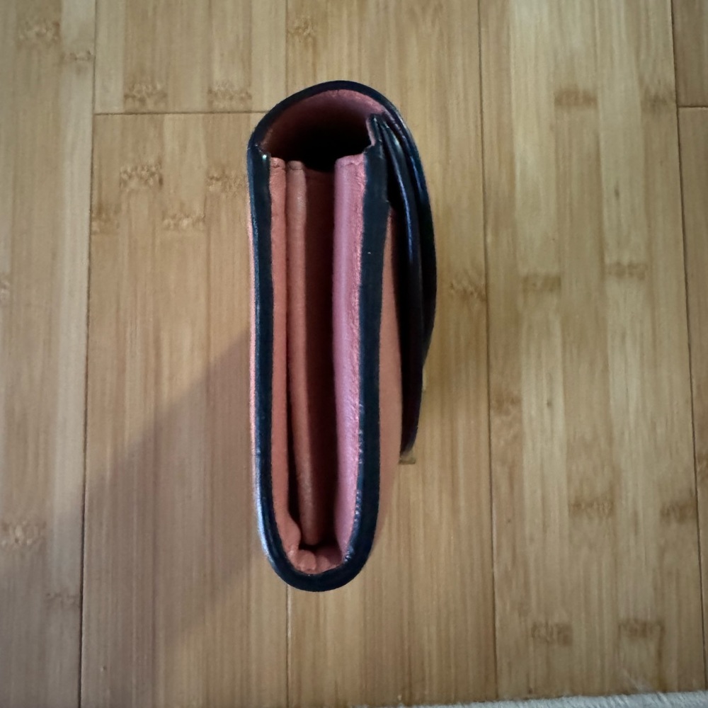 Chloe Wallet - Picture 9 of 9
